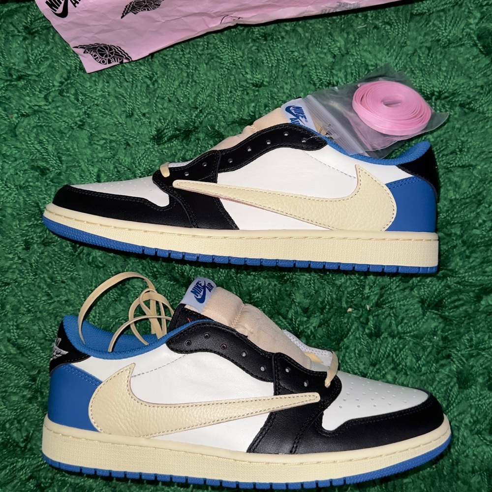 Nike Fragment SB lows Travis Scott size 11 brand new
